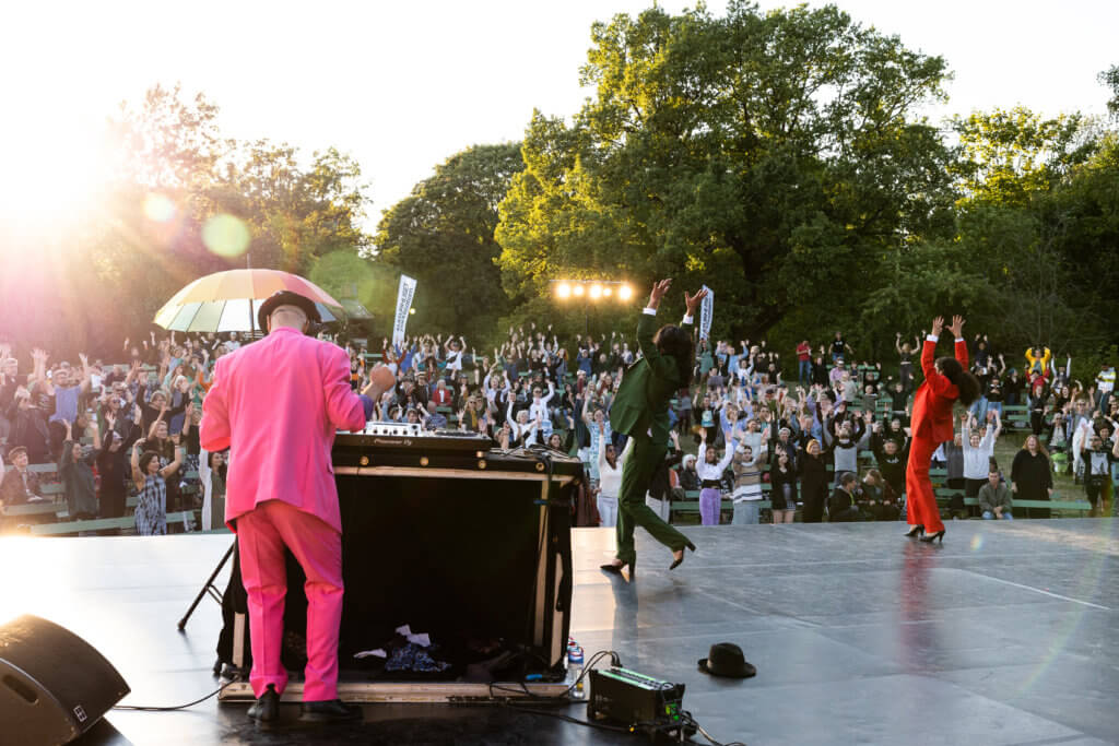 Baba Karam - Konstgruppen Ful, Stolt scenkonst 2021. Foto: Jenny Baumgartner